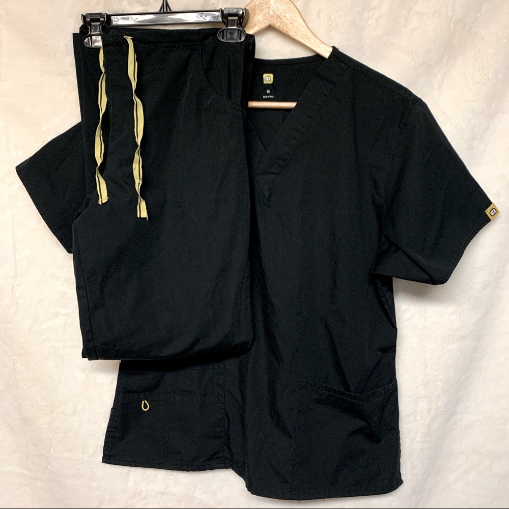 WonderWink Scrubs Set Size Medium in Black